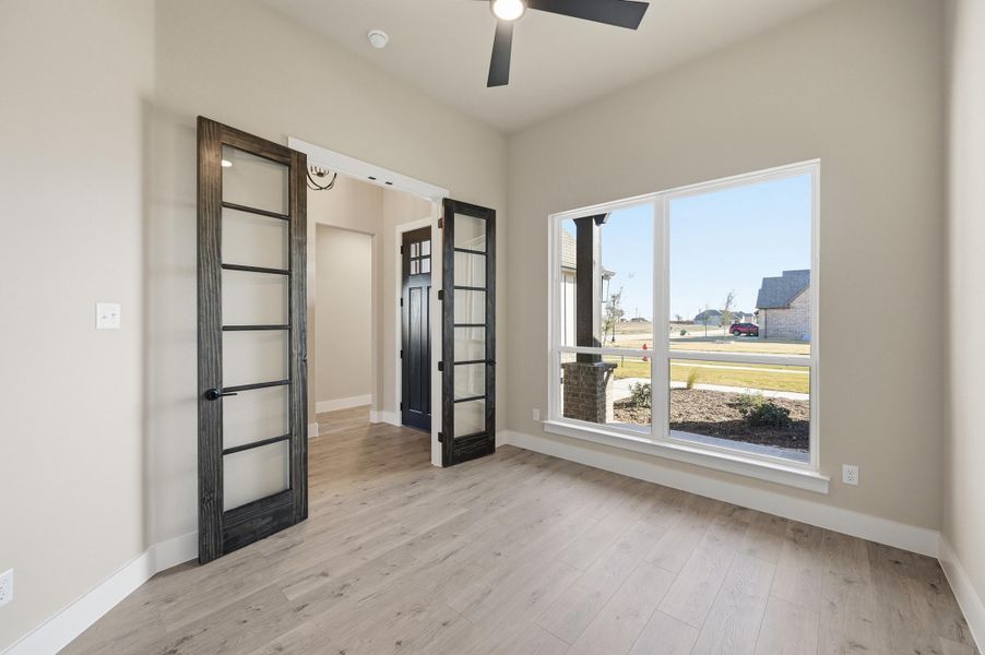 Spacious, unfurnished interior of a new home in Coyote Crossing, Godley (Image 20).