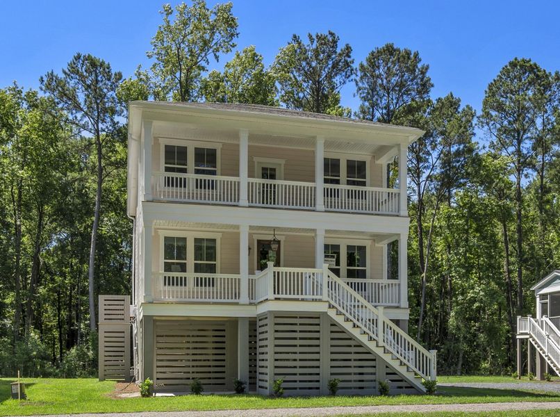 Exterior details and patio area of a home in Waterloo Estates, Johns Island (Image 3).