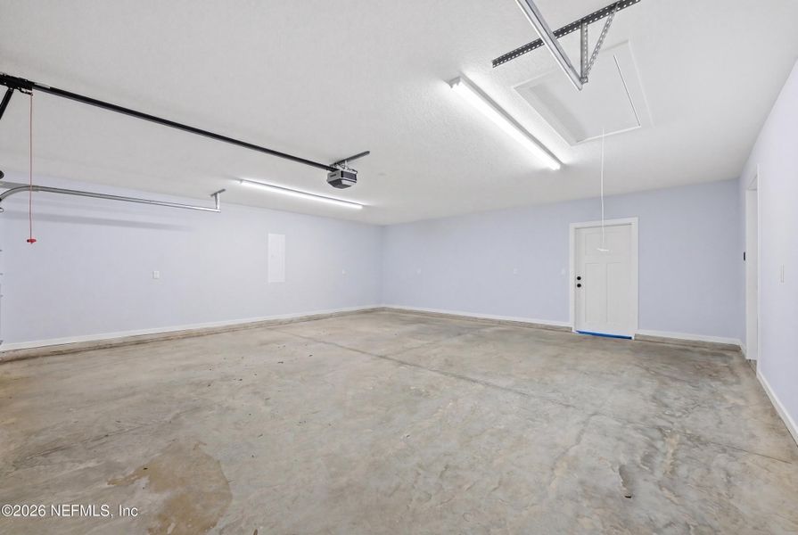 Spacious, unfurnished interior of a new home in , Palatka (Image 14).