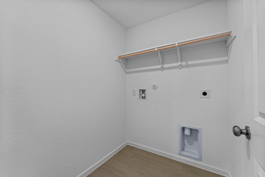 Spacious, unfurnished interior of a new home in Friendship Oaks, Fredericksburg (Image 24).