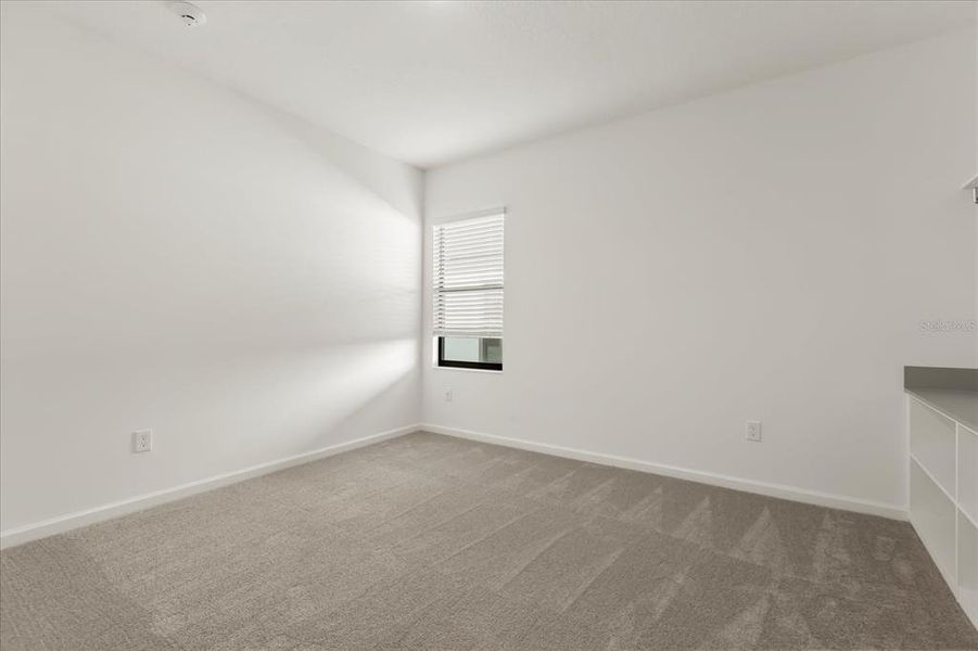 Spacious, unfurnished interior of a new home in , Orlando (Image 40).