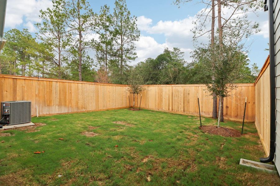 Exterior details and patio area of a home in Kresston, Montgomery (Image 20).