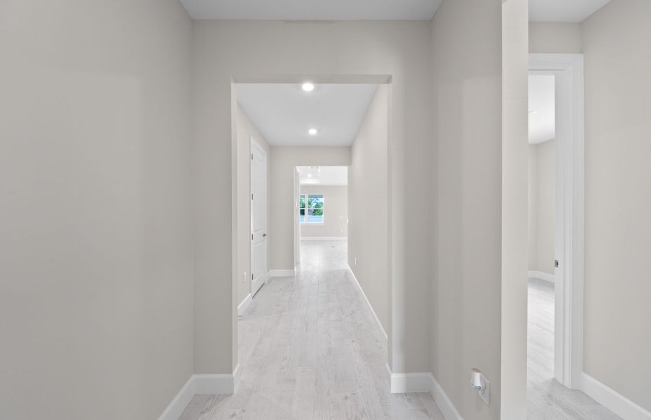 Spacious, unfurnished interior of a new home in Shores at Stillwater, Englewood (Image 28).