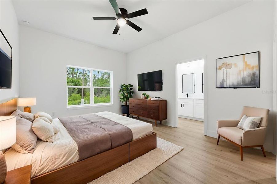 Furnished interior view inside a new home in , Ocklawaha (Image 13).