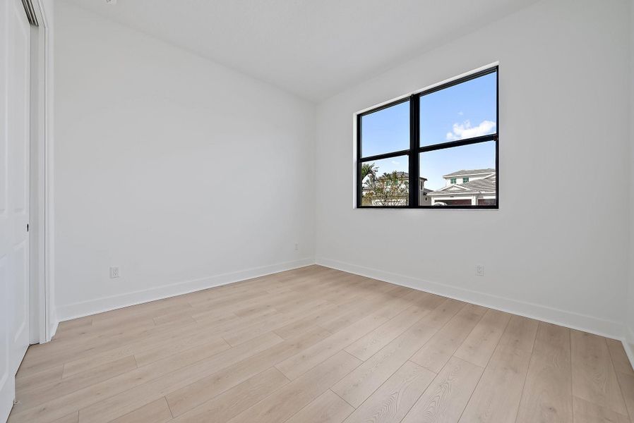 Spacious, unfurnished interior of a new home in , Palm Beach Gardens (Image 26).