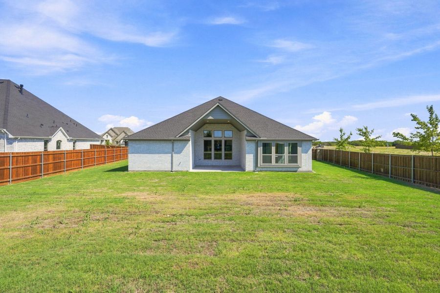 4br New Home in Waxahachie, TX.  - Slide 7
