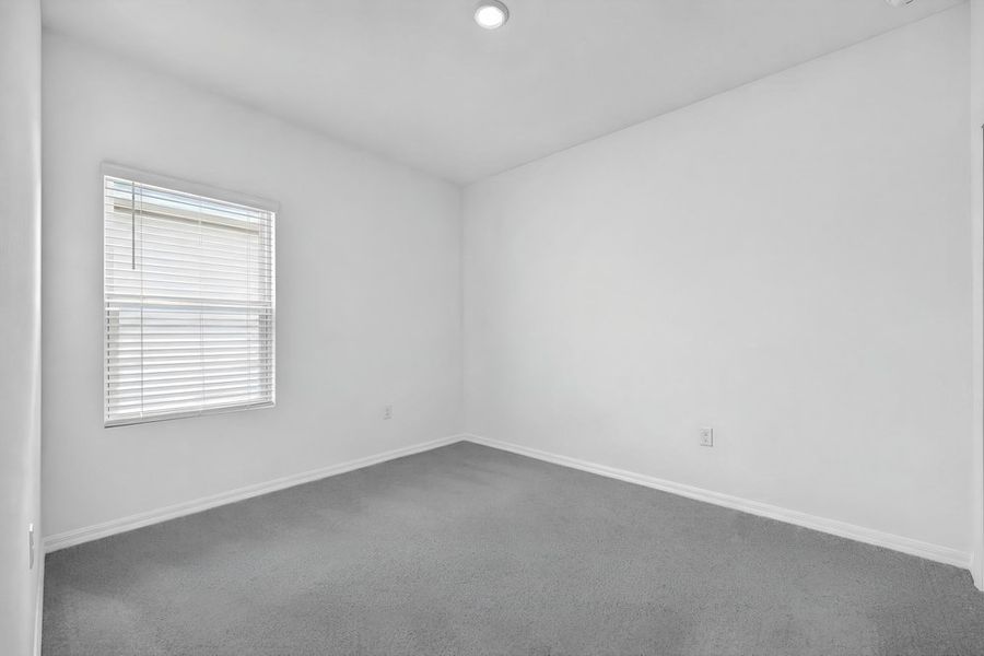 Spacious, unfurnished interior of a new home in Coopers Meadow, Jacksonville (Image 31).