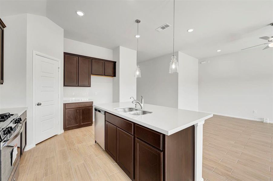 Furnished interior view inside a new home in Elevon, Lavon (Image 10).