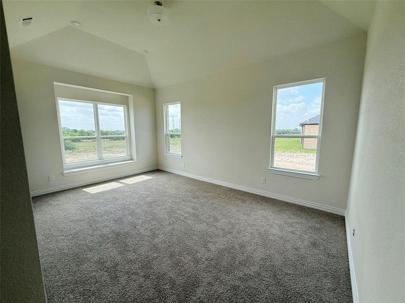 Spacious, unfurnished interior of a new home in Calhoun Acres, Azle (Image 14).