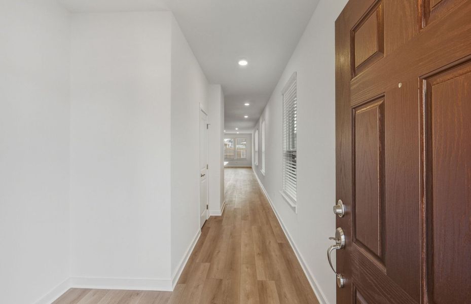 Spacious, unfurnished interior of a new home in Crosswinds, Kyle (Image 35).