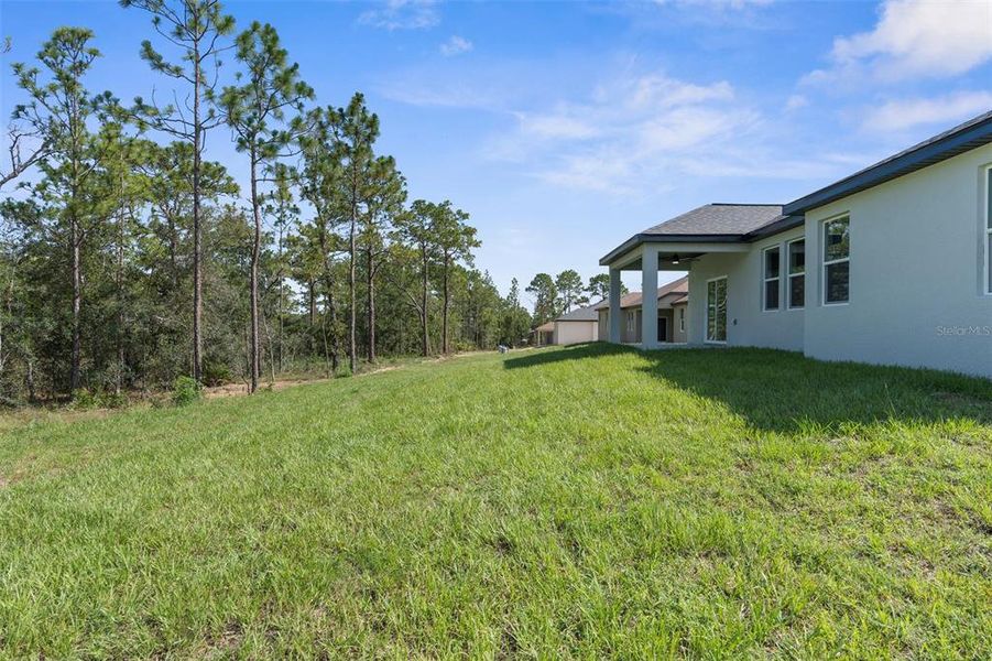 Exterior details and patio area of a home in , Weeki Wachee (Image 4).