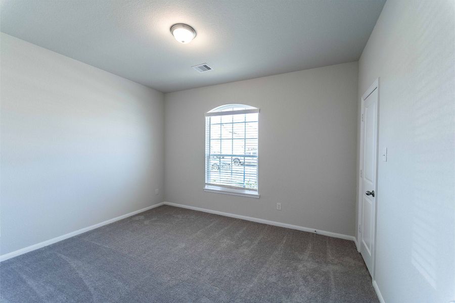 Spacious, unfurnished interior of a new home in Martha's Vineyard, Alvin (Image 29).