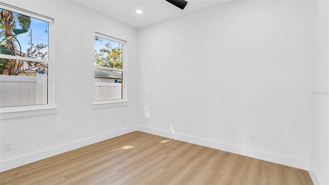 Spacious, unfurnished interior of a new home in , St. Petersburg (Image 33).