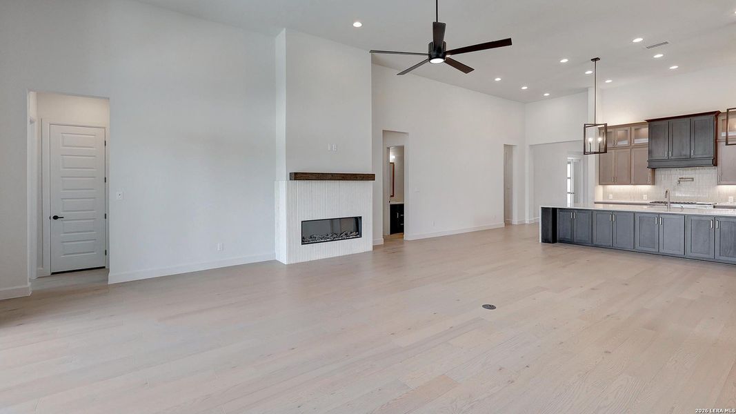 Spacious, unfurnished interior of a new home in George's Ranch, Boerne (Image 24).