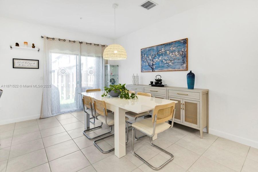 Furnished interior view inside a new home in , Pembroke Pines (Image 13).