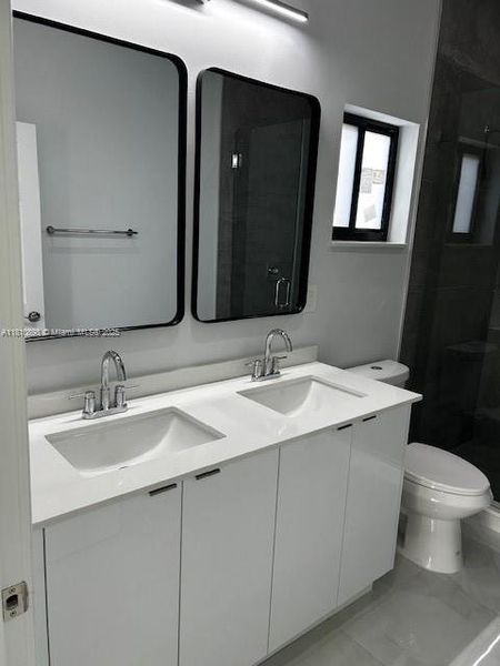 Furnished interior view inside a new home in , Fort Lauderdale (Image 8).