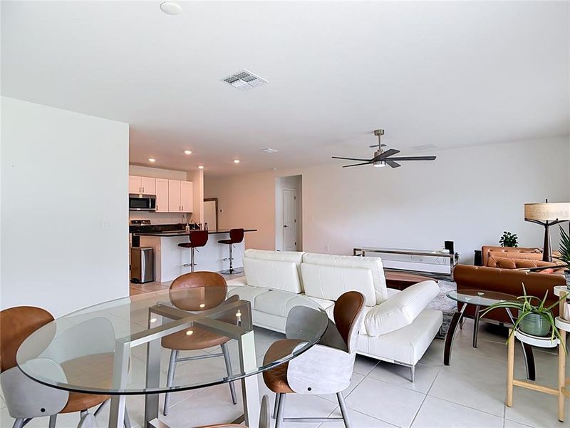 Furnished interior view inside a new home in , Lakeland (Image 10).