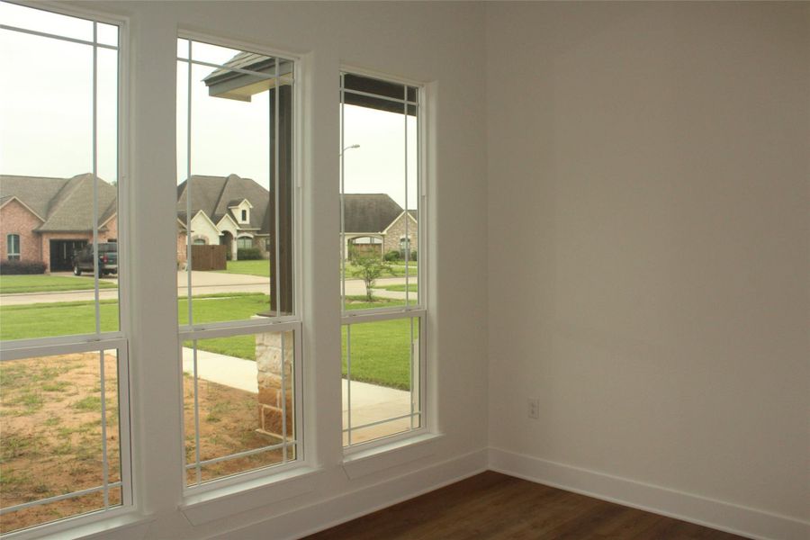 Spacious, unfurnished interior of a new home in , Clute (Image 26).