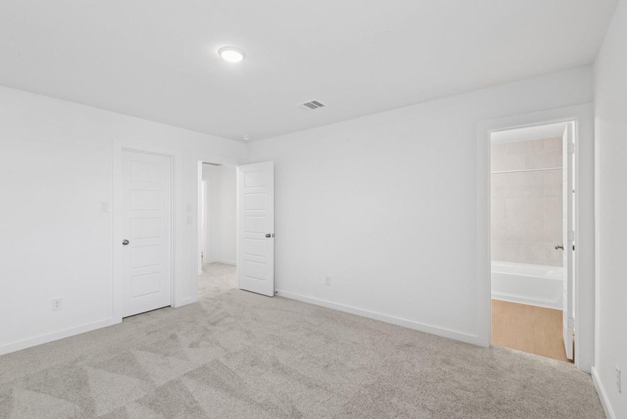 Spacious, unfurnished interior of a new home in Miller's Pond, Rosenberg (Image 6). Spacious, unfurnished interior of a new home in Miller's Pond, Rosenberg (Image 6).