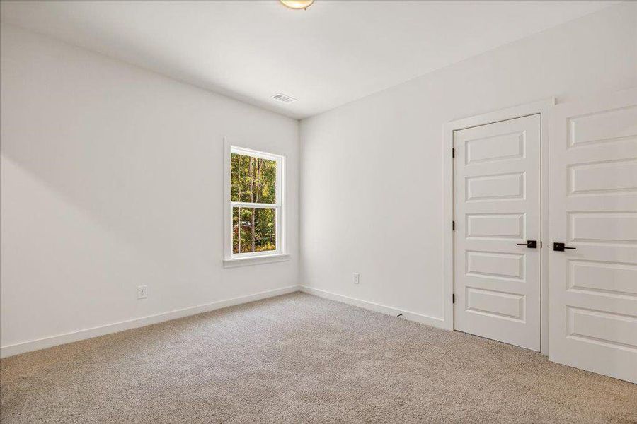 Spacious, unfurnished interior of a new home in , Gainesville (Image 41).