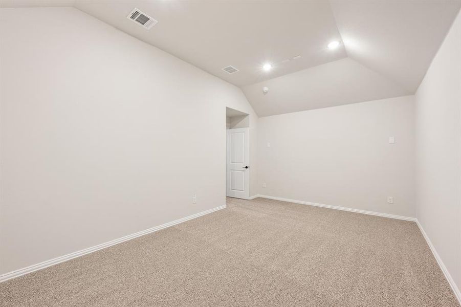 Spacious, unfurnished interior of a new home in Woodstone, Providence Village (Image 39).