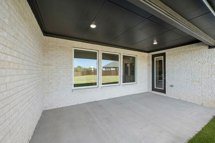 701 Iris- Patio-1 701 Iris- Patio-1