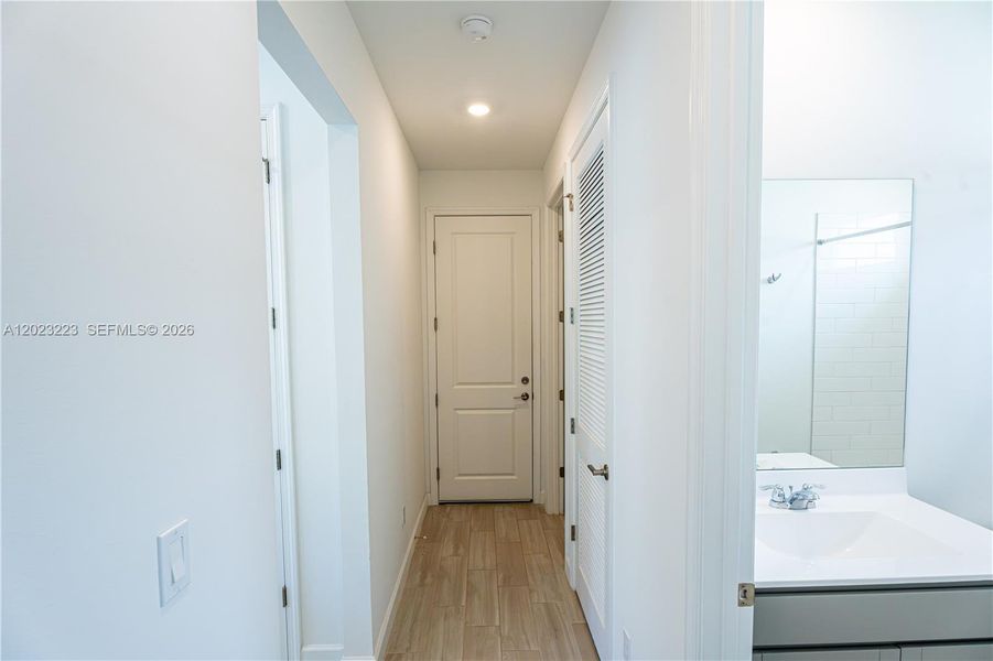 Spacious, unfurnished interior of a new home in Seagrove, Fort Pierce (Image 39). Spacious, unfurnished interior of a new home in Seagrove, Fort Pierce (Image 39).