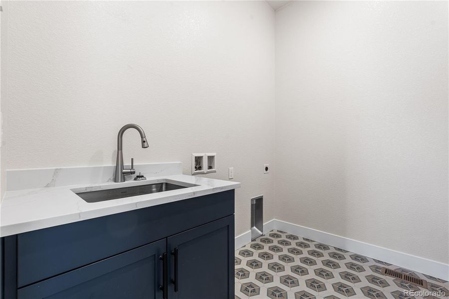 Furnished interior view inside a new home in Retreat at The Canyons, Castle Pines (Image 29).