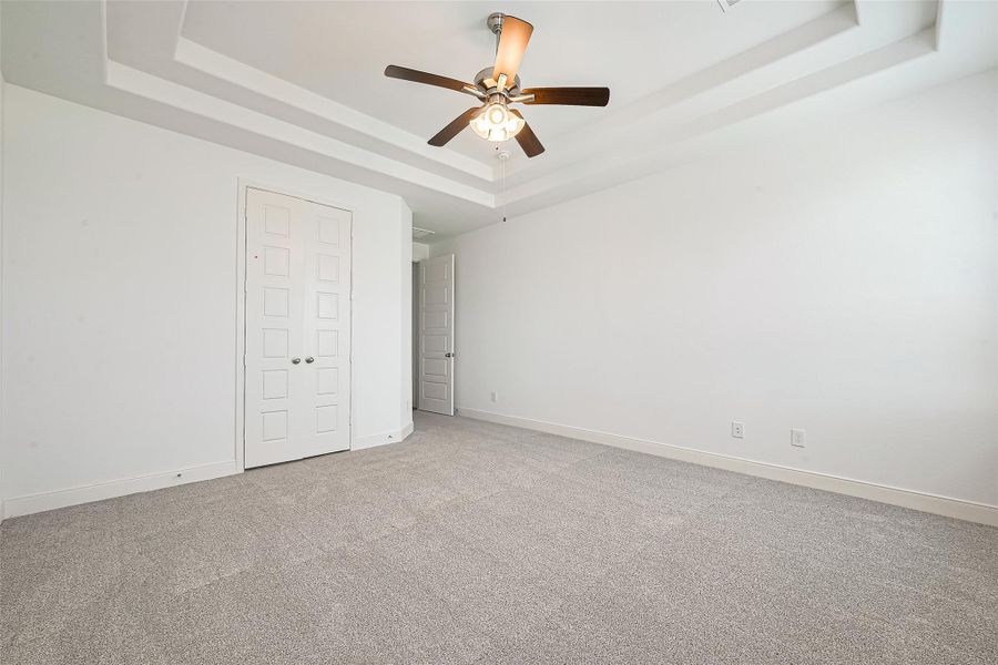 Spacious, unfurnished interior of a new home in Lago Mar, Texas City (Image 33).