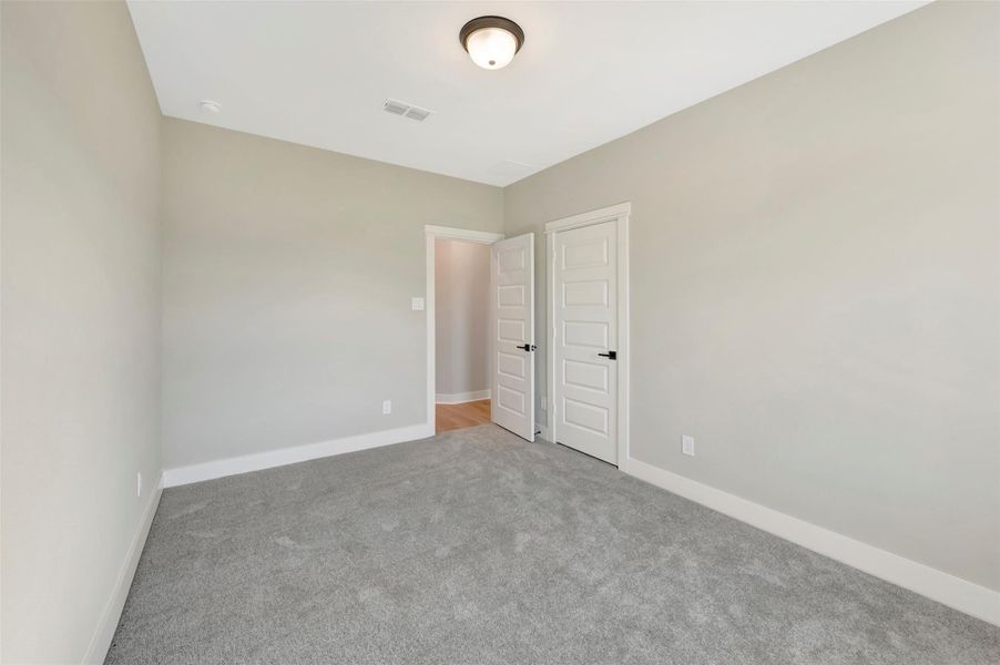 Spacious, unfurnished interior of a new home in Retreat at Oak Park, Houston (Image 25).