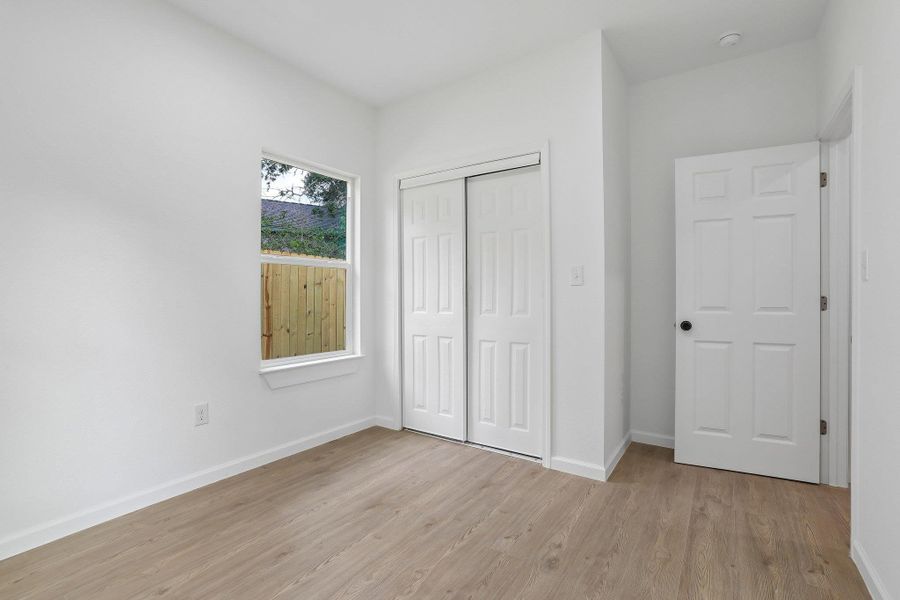 Spacious, unfurnished interior of a new home in , Bastrop (Image 31).