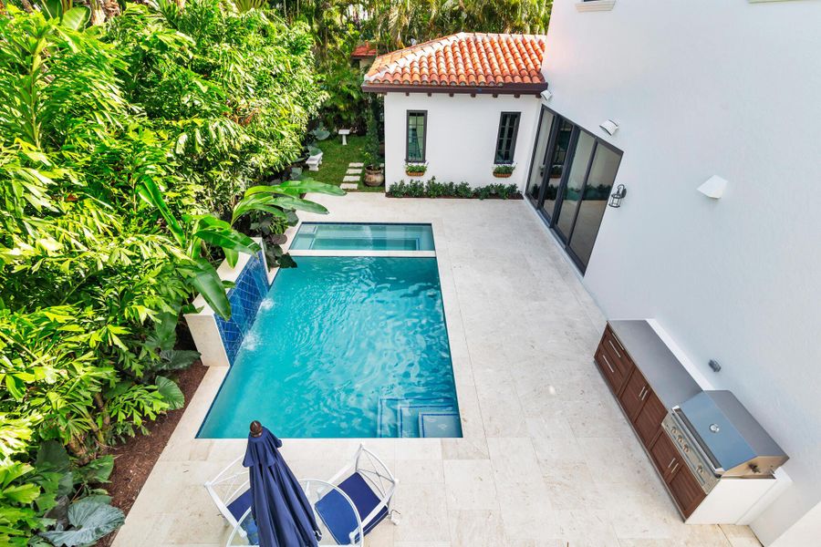 Exterior details and patio area of a home in , West Palm Beach (Image 4).