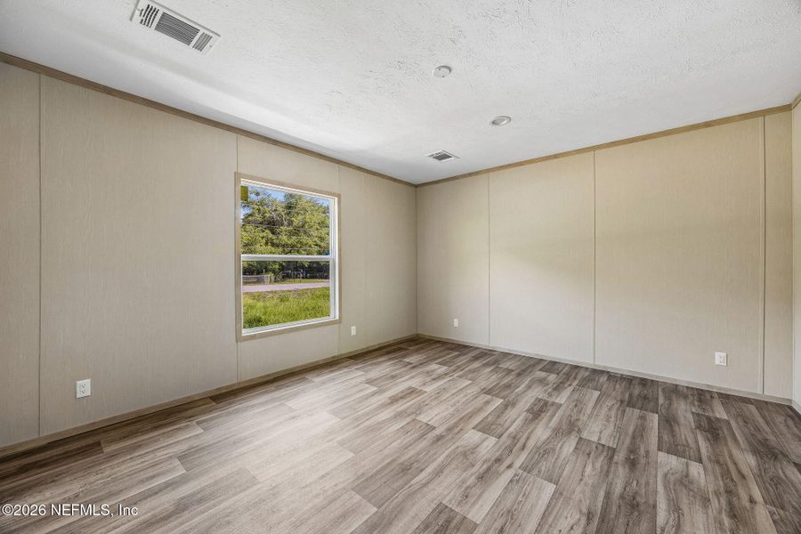 Spacious, unfurnished interior of a new home in , Yulee (Image 17).