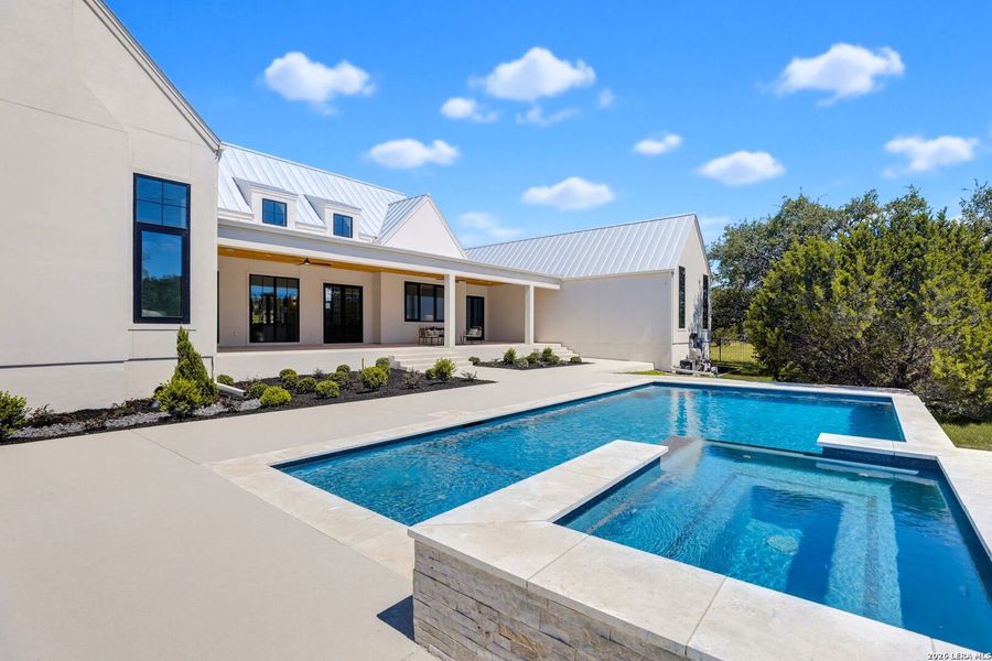 Exterior details and patio area of a home in , San Antonio (Image 4).