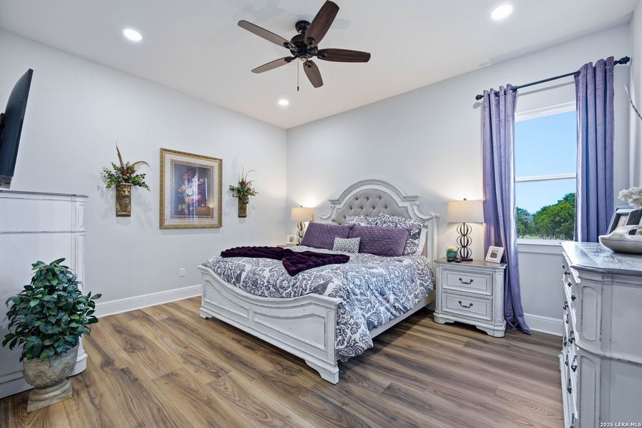 Furnished interior view inside a new home in , Runge (Image 6).