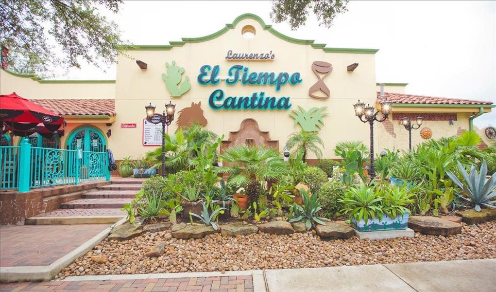 Walking distance to El Tiempo Cantina on Navigation.