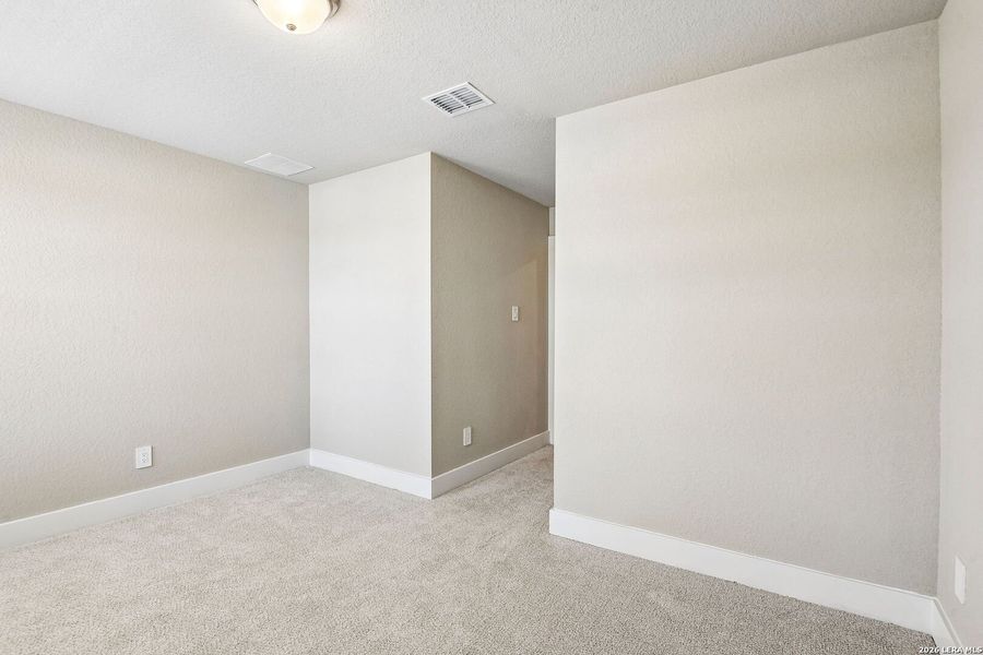 Spacious, unfurnished interior of a new home in Stetson Ridge, Marion (Image 20).