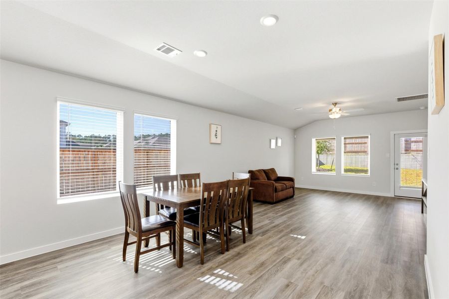 Dining w/ Flow To Family Room Dining w/ Flow To Family Room