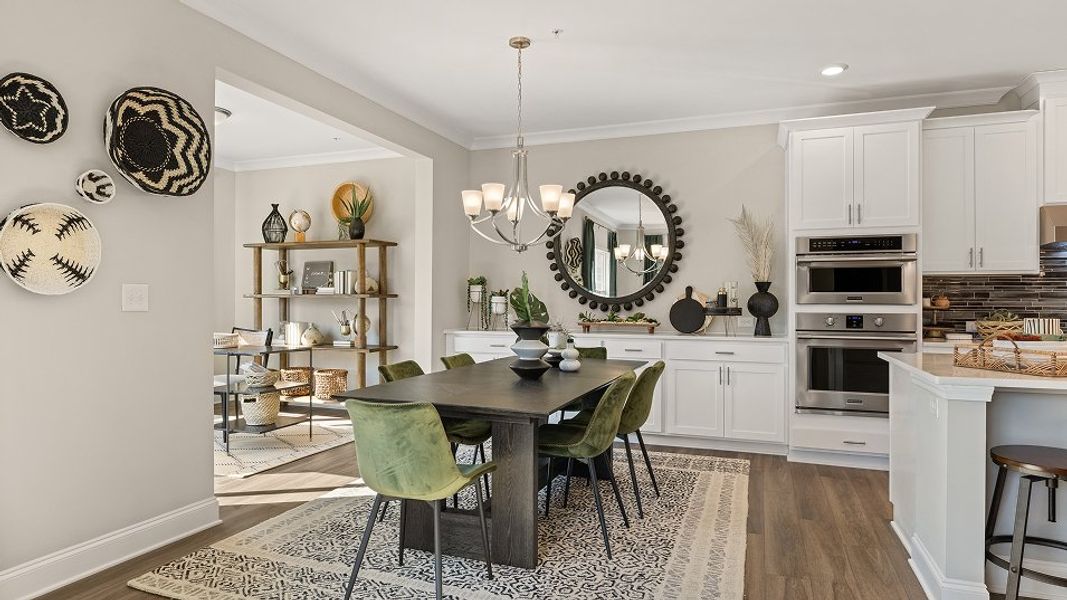 5110 Bentley Dining 1of5 F2 Base1