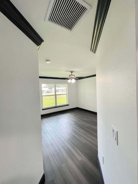 Spacious, unfurnished interior of a new home in , Okeechobee (Image 12).