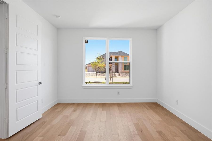 Spacious, unfurnished interior of a new home in Pecan Grove, Burleson (Image 18).
