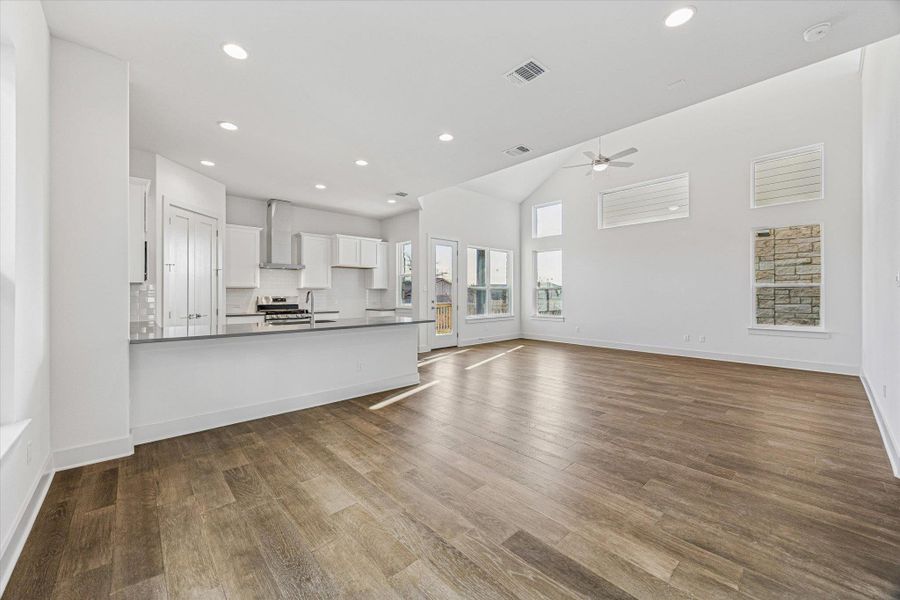 Spacious, unfurnished interior of a new home in Chester Ranch Place, Round Rock (Image 9).