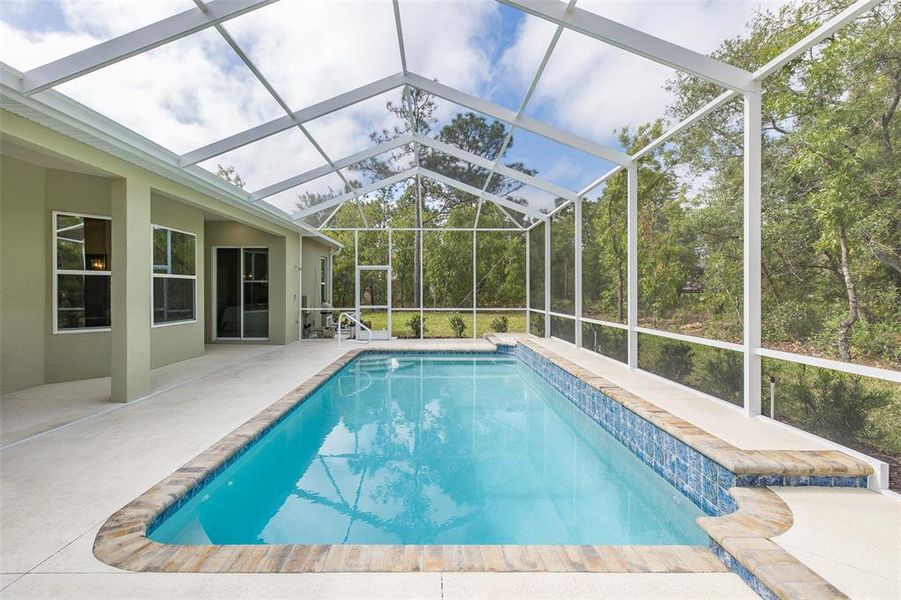 Exterior details and patio area of a home in , Homosassa (Image 33).