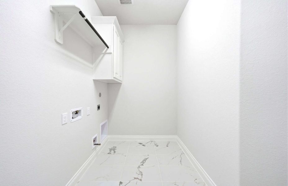 Spacious, unfurnished interior of a new home in The Highlands 55′, Porter (Image 40).