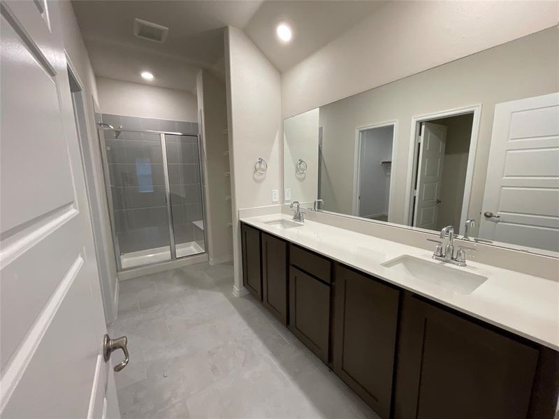 Furnished interior view inside a new home in Elevon, Lavon (Image 5).