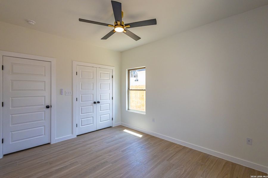 Spacious, unfurnished interior of a new home in , Laredo (Image 22).