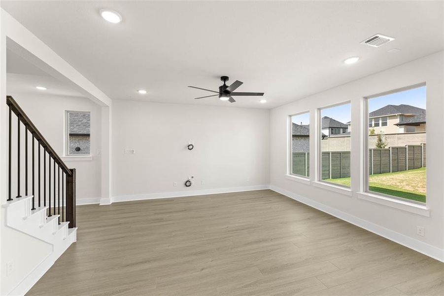 Spacious, unfurnished interior of a new home in Treeline, Justin (Image 15).