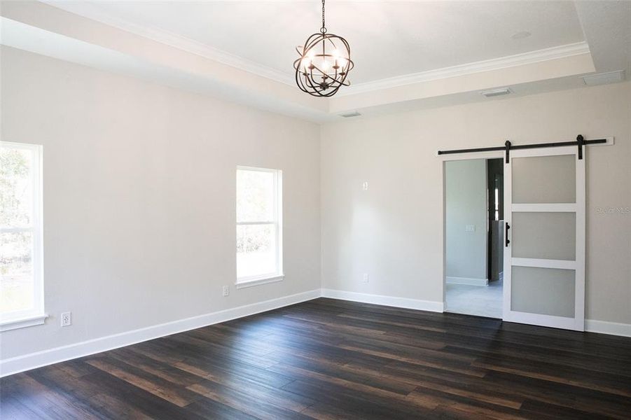 Spacious, unfurnished interior of a new home in , Weeki Wachee (Image 17).