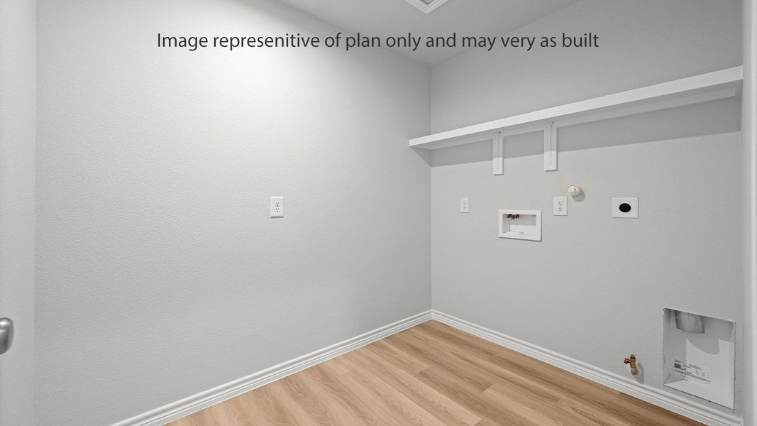 Spacious, unfurnished interior of a new home in King's Landing, Corpus Christi (Image 25).