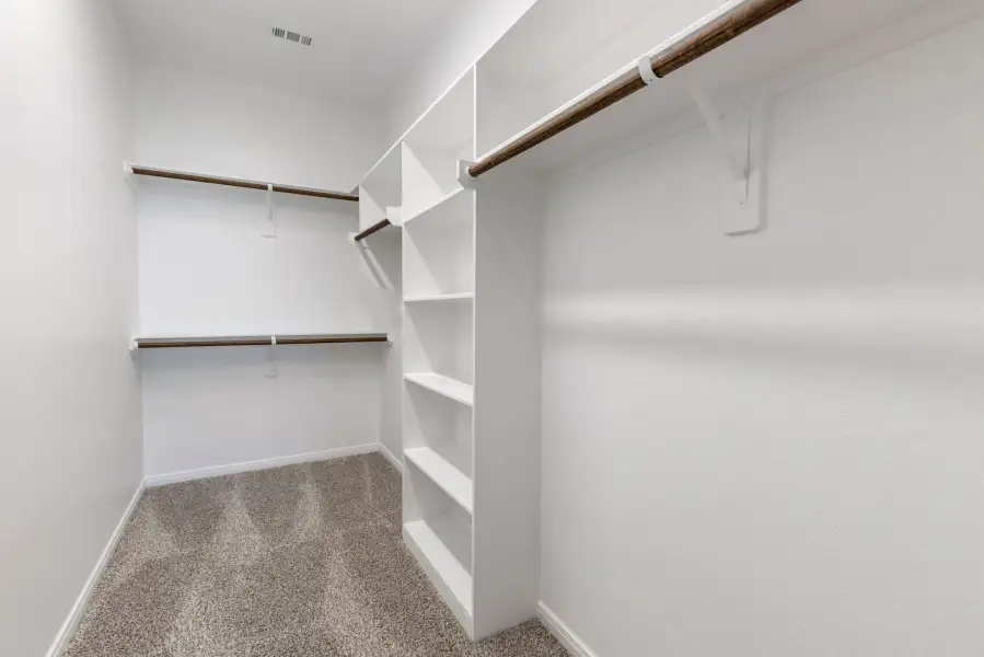 Spacious, unfurnished interior of a new home in South Pointe, Temple (Image 11).